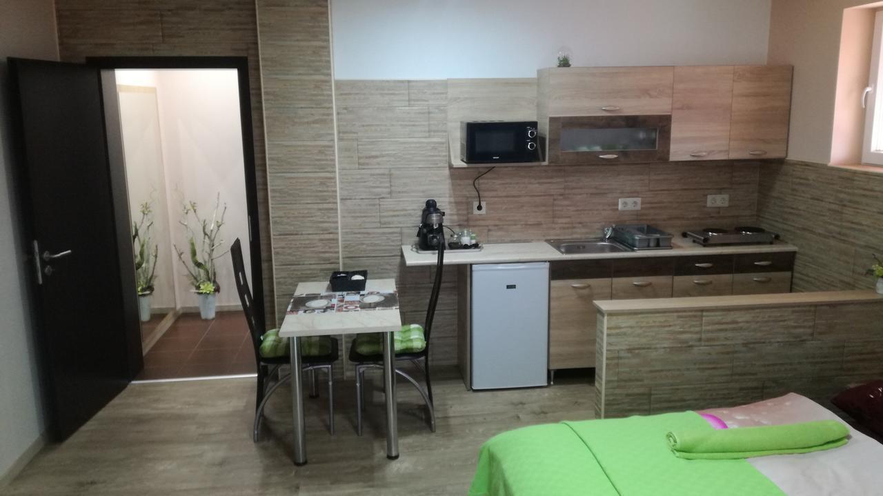 Keri Vendeghaz Apartment Mosonmagyarovar Ngoại thất bức ảnh