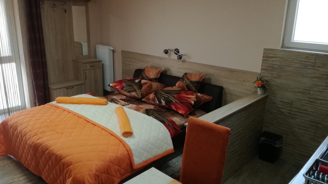 Keri Vendeghaz Apartment Mosonmagyarovar Ngoại thất bức ảnh