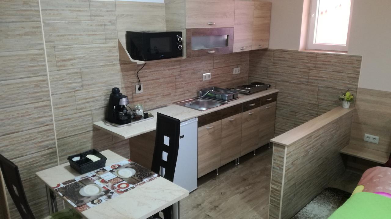Keri Vendeghaz Apartment Mosonmagyarovar Ngoại thất bức ảnh
