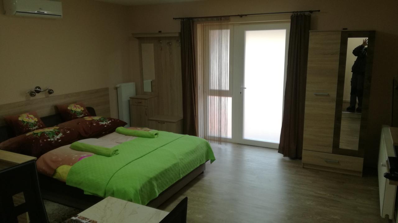 Keri Vendeghaz Apartment Mosonmagyarovar Ngoại thất bức ảnh