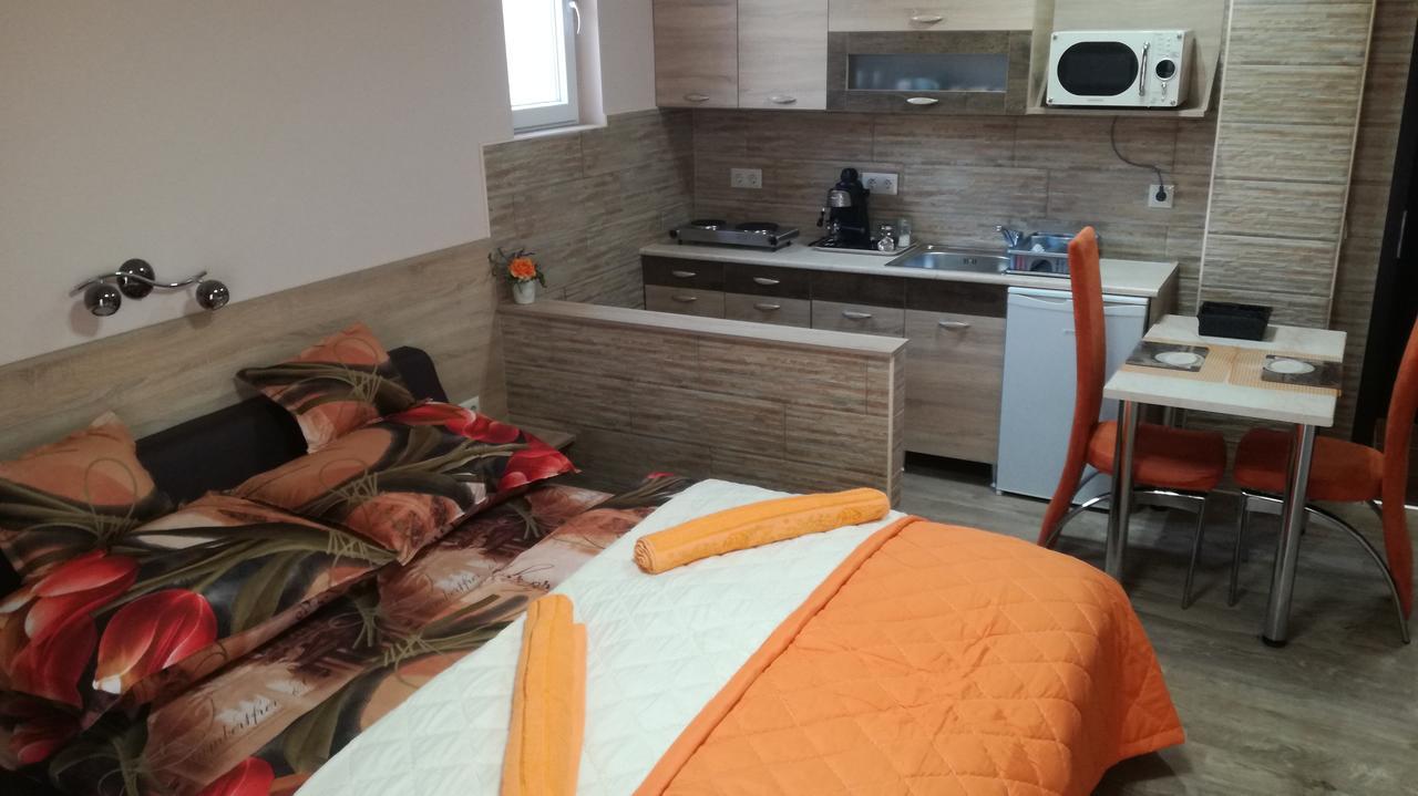 Keri Vendeghaz Apartment Mosonmagyarovar Ngoại thất bức ảnh