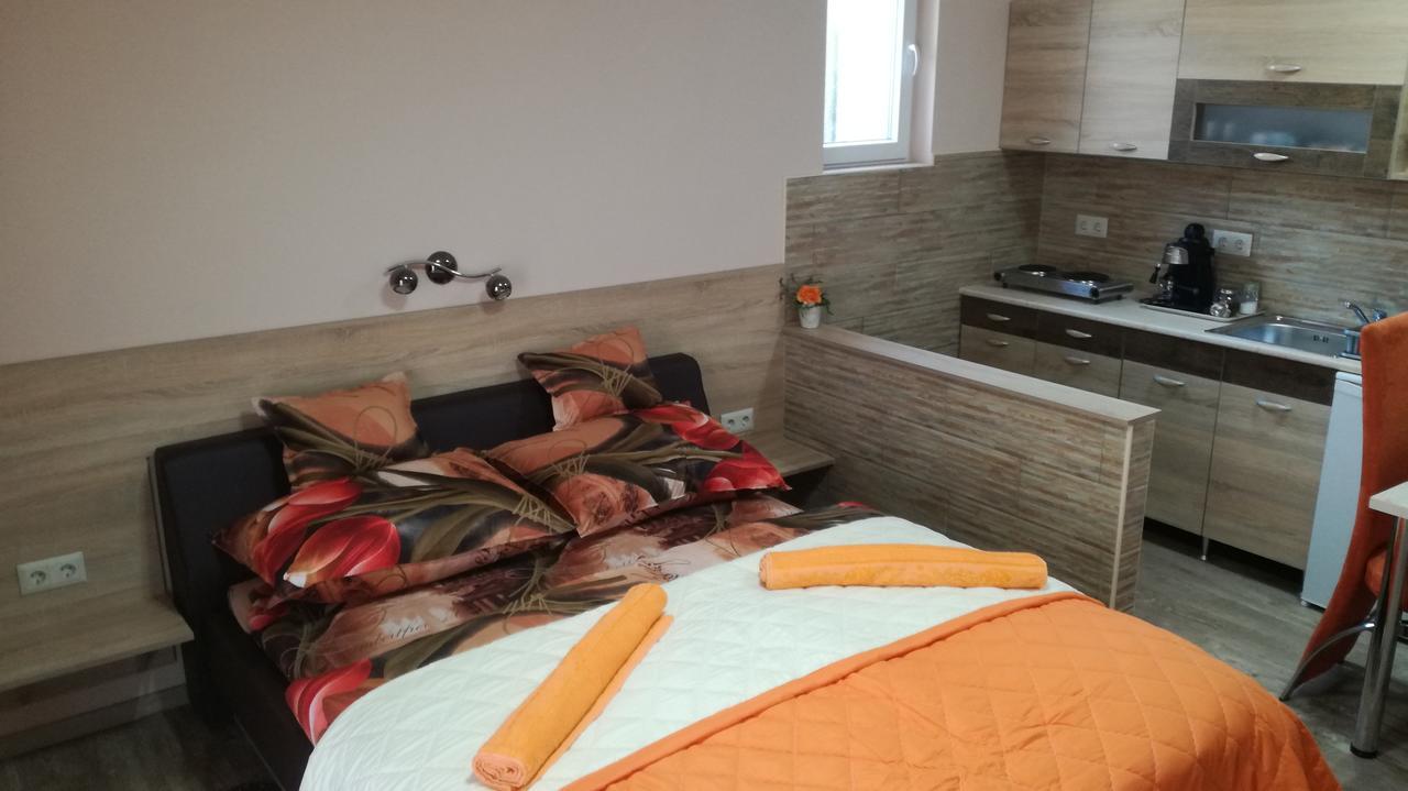 Keri Vendeghaz Apartment Mosonmagyarovar Ngoại thất bức ảnh