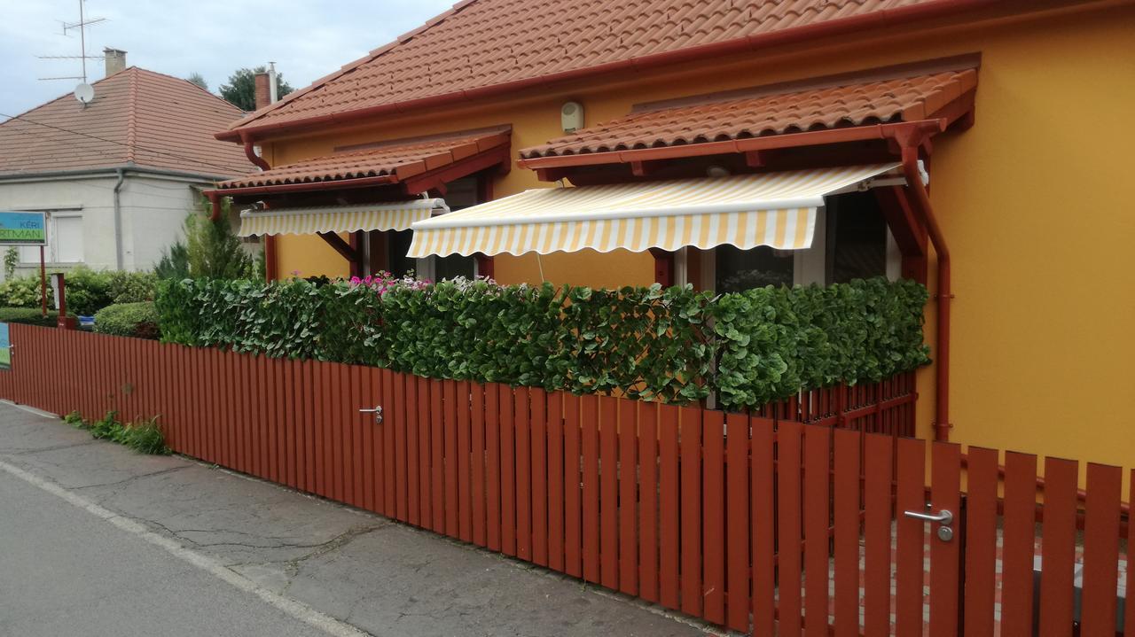 Keri Vendeghaz Apartment Mosonmagyarovar Ngoại thất bức ảnh